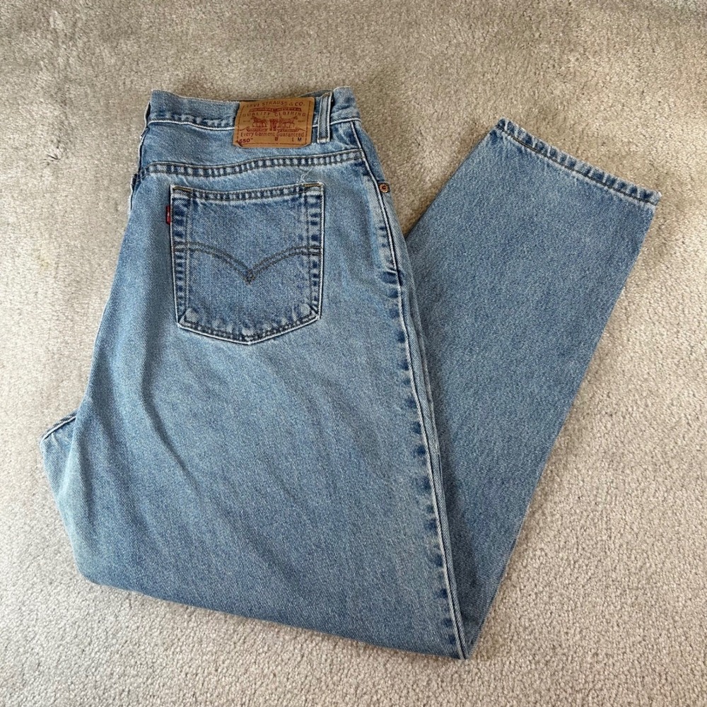 Vintage Levis 550 Relaxed Fit Jeans Mens 36x30 Light Wash Blue Tapered Leg Denim